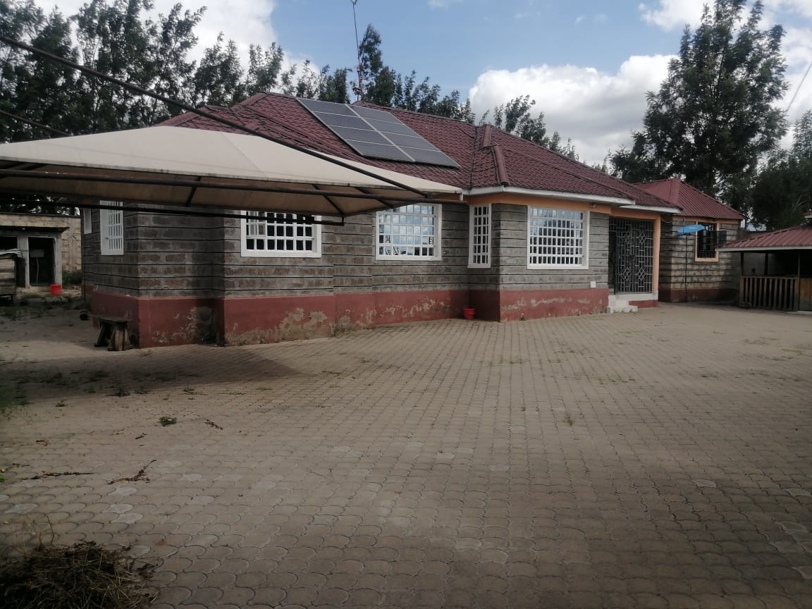 Kiserian House - Side View